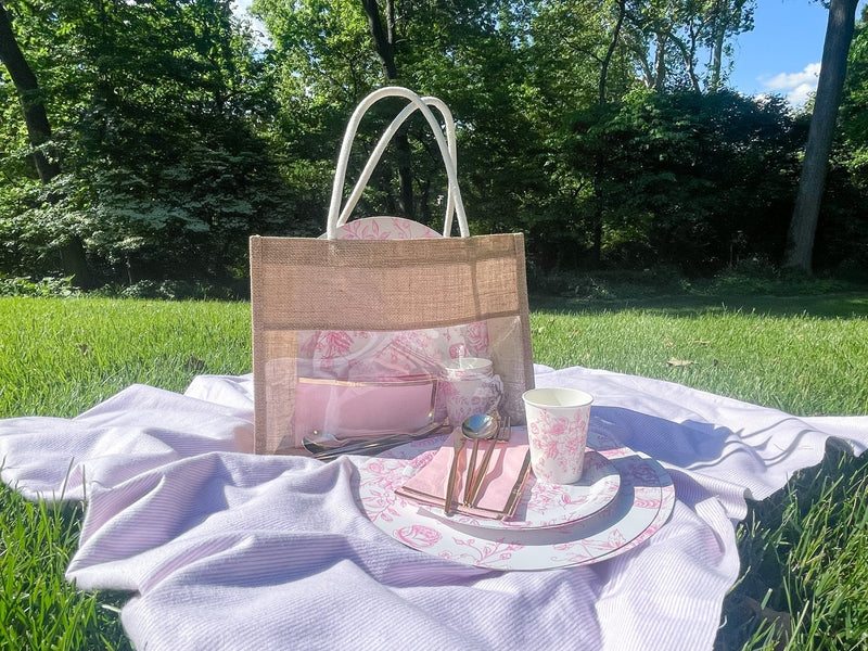 How to Be the Friend Everyone Wants to Picnic With